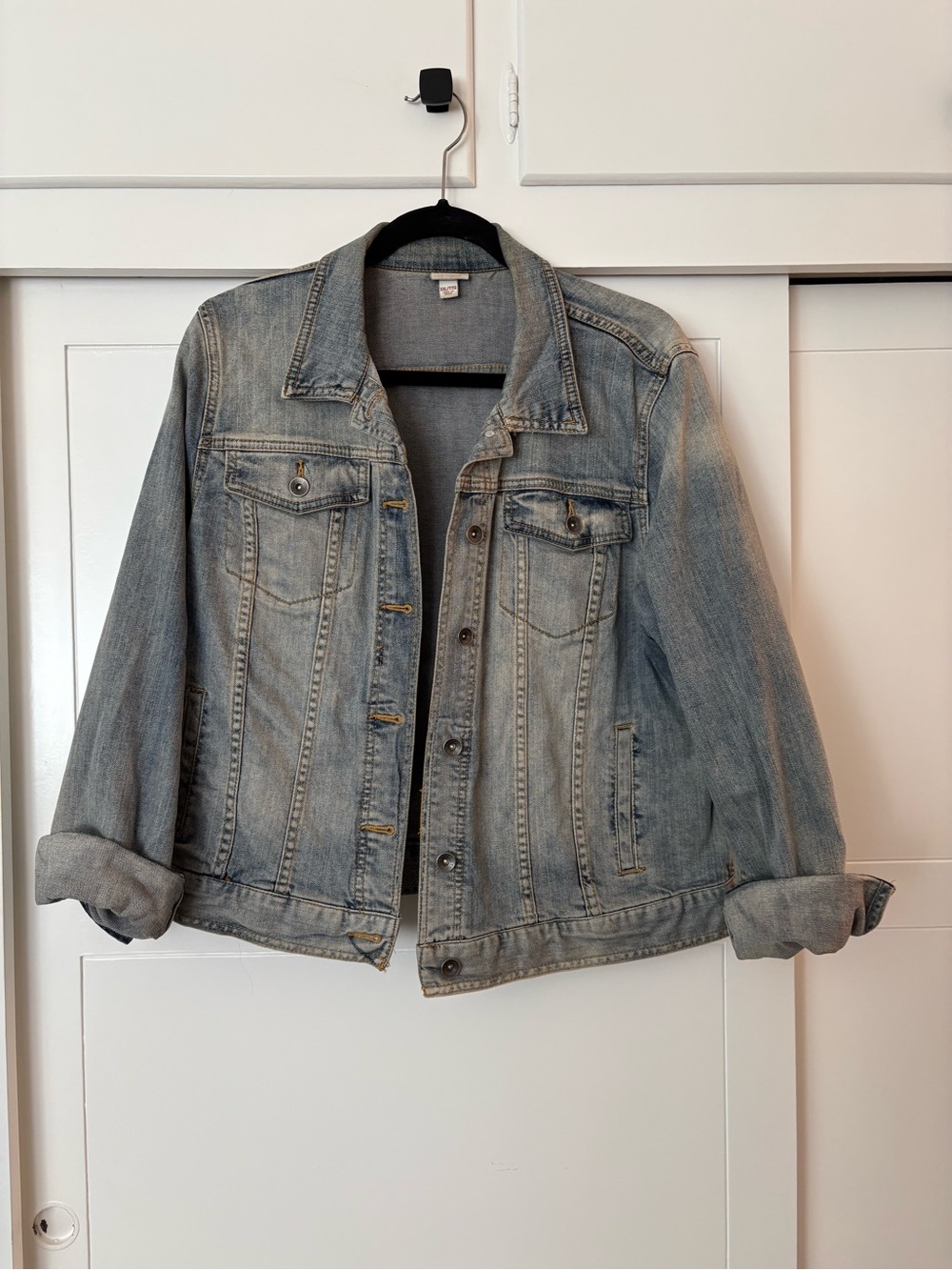 Cute Merona faded denim women’s jacket in light blue